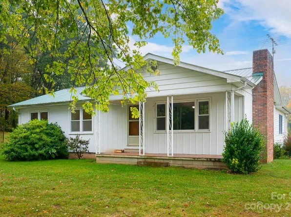 21 Marys Ln, Candler, NC 28715