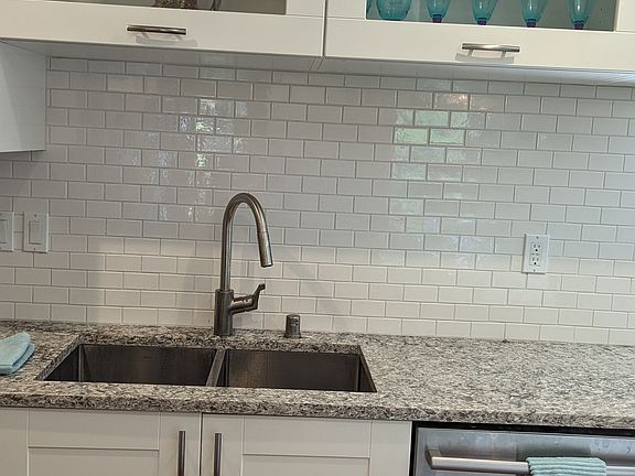 4th image of 2023 Sterling Ave