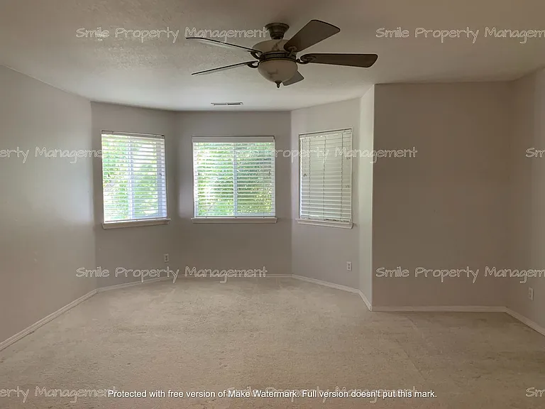 184 SW 105th Ter — Photo 5