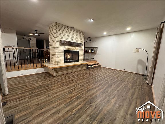 4th image of 1003 E Francis Ave