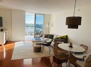 900 SW 8th St APT 1002, Miami, FL 33130