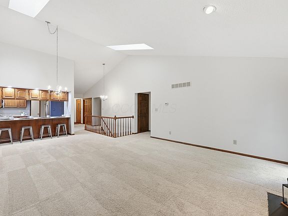 4th image of 52 Welshire Ct