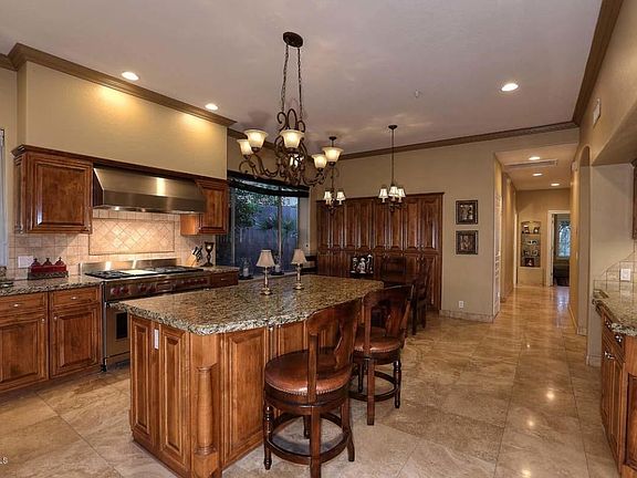 Chef's Gourmet Kitchen