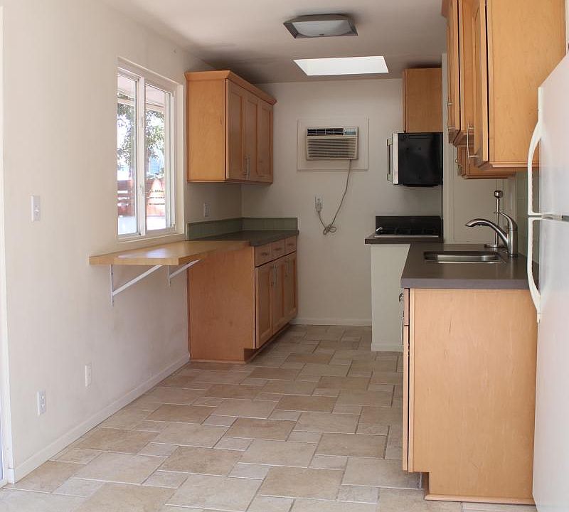 1st image of 126 N Sunnyside Ave
