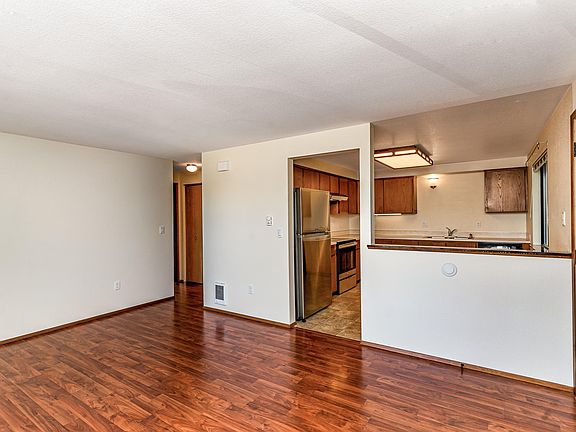 3rd image of 3207 Grand Ave #102