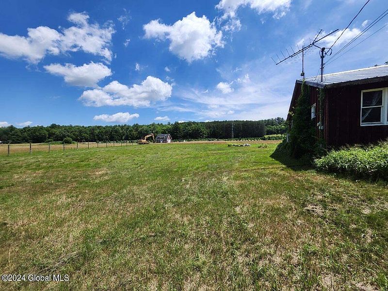 3rd image of 152 E River Drive