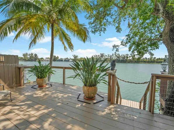 5059 SW 71st Pl, Miami, FL 33155