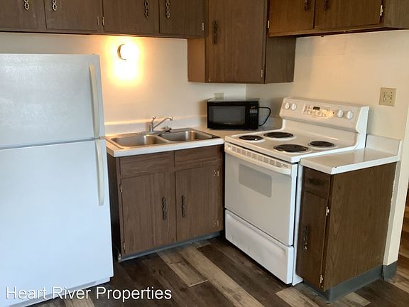 2nd image of 127 11th Ave W #4