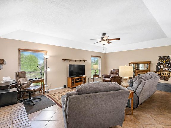 4th image of 1819 Lansdowne Dr