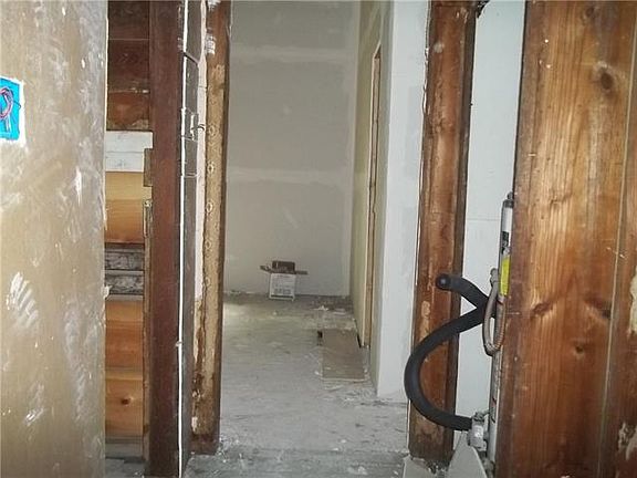 5th image of 1604 Alston Ave