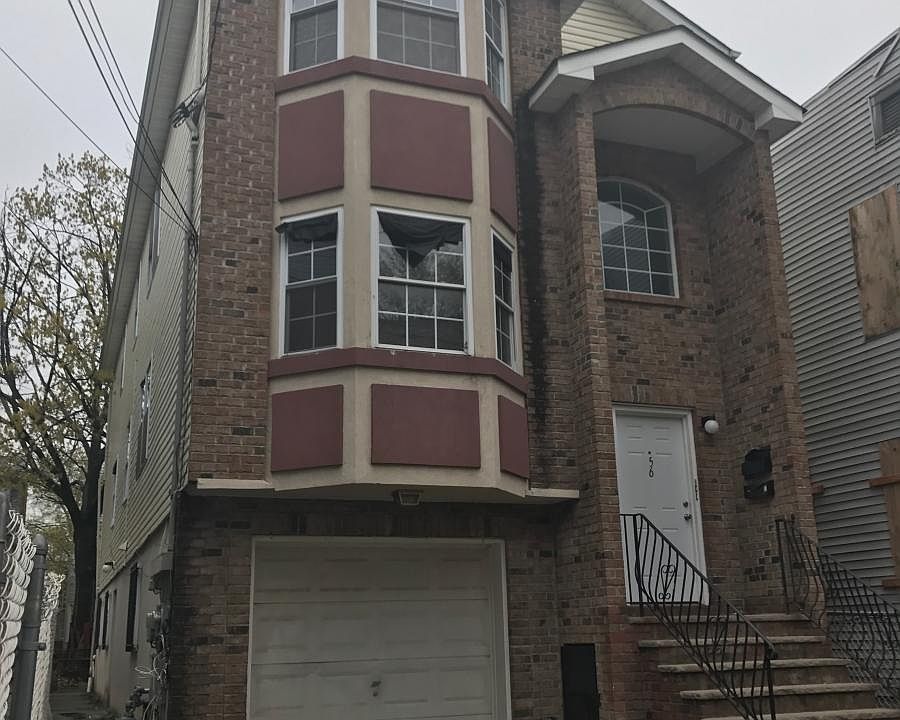 1st image of 56 Willoughby St #2