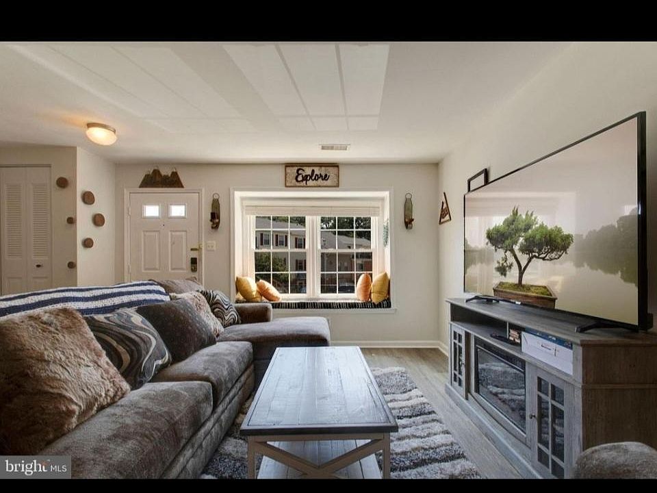 1st image of 138 N Bedford St #B