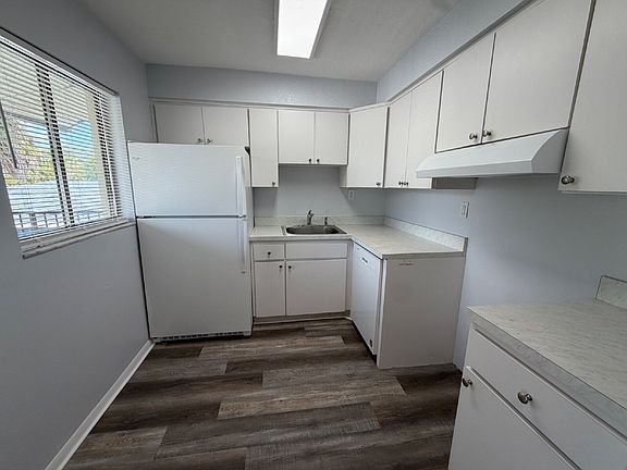 2nd image of 1677 Avocado Ave APT 6