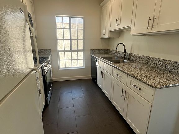 5th image of 522 N Jackson St APT 306