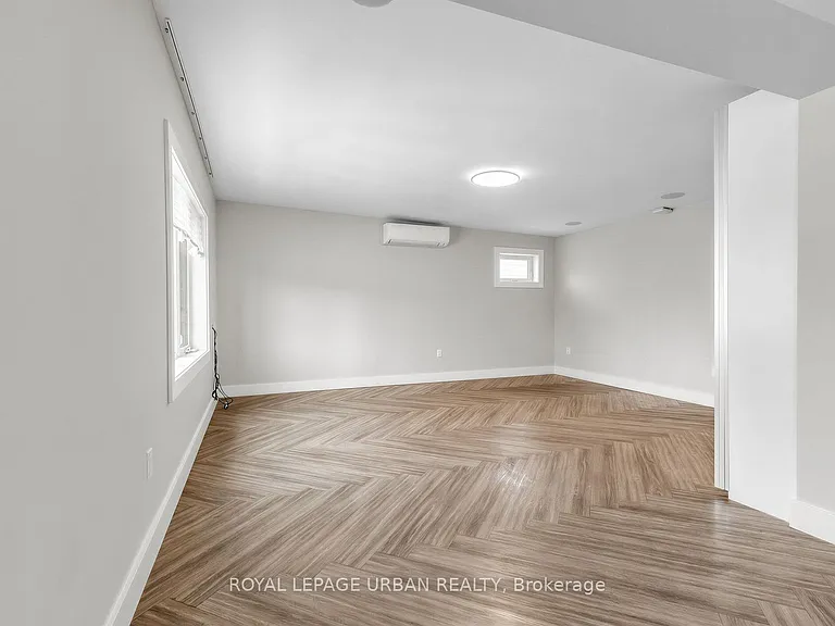 901 Pape Ave — Photo 8