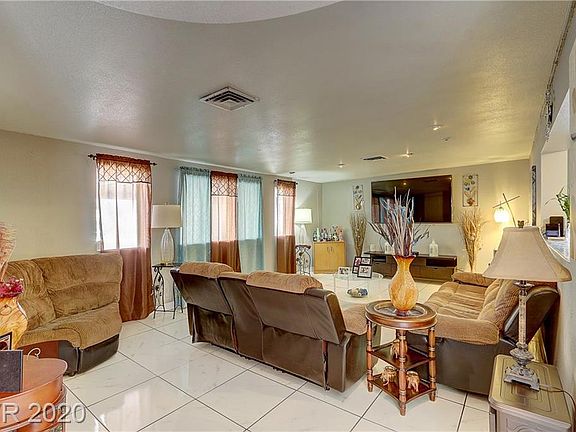 2nd image of 5141 Hallet Dr