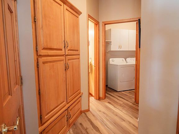 5th image of 409 19th St SE