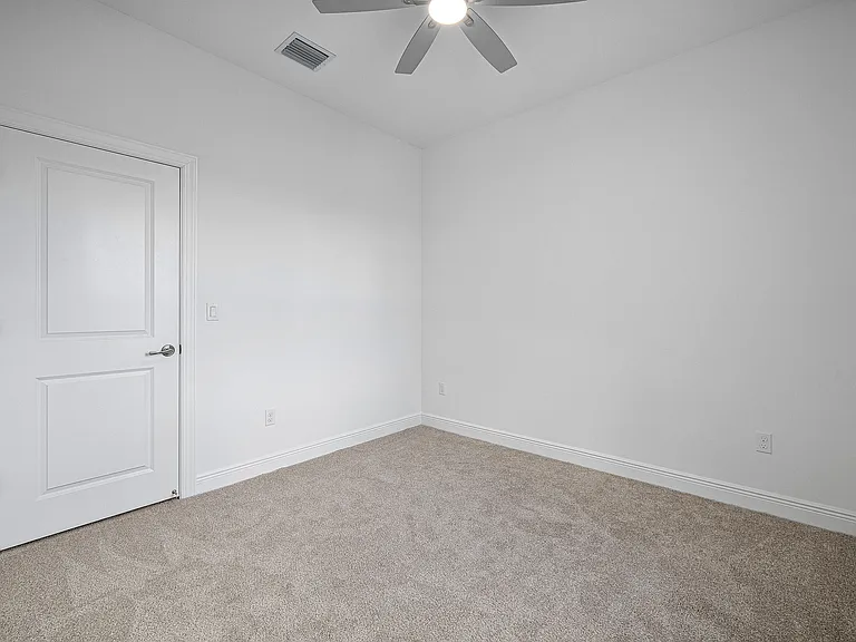 10720 SW Pioneer Pkwy — Photo 27
