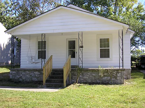 1424 Neal St Photo 1