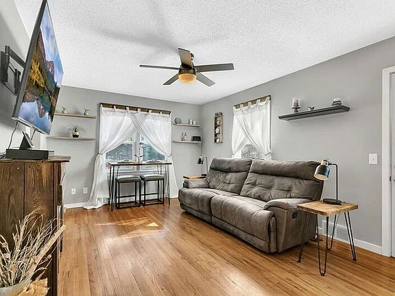 2nd image of 401 7th Ave S