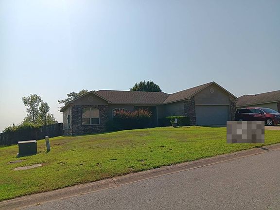 3rd image of 327 Weathering Ln