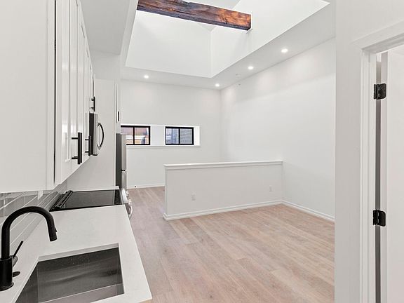 2nd image of 2521 Frankford Ave #2