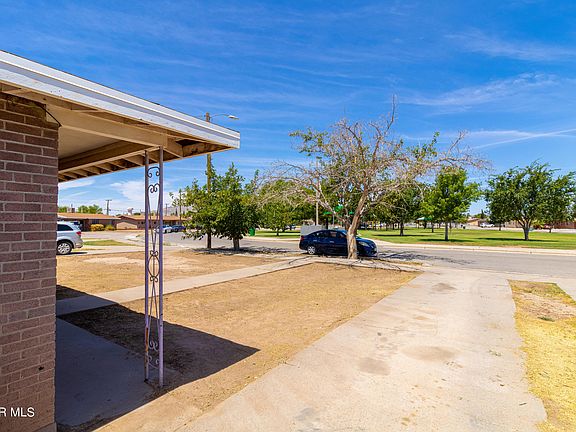 5th image of 673 De Vargas Dr