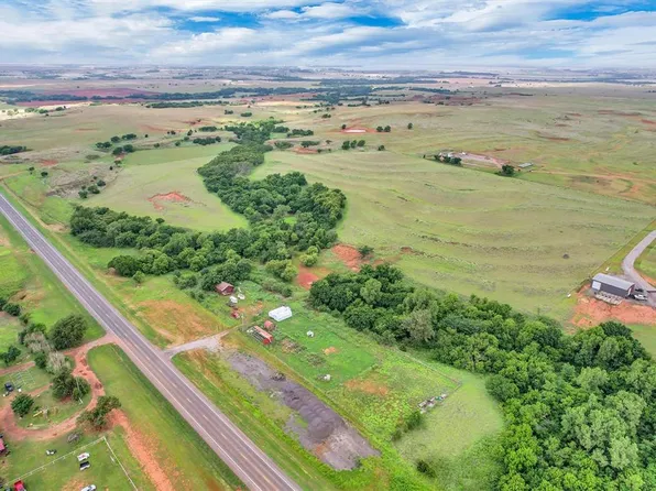 21525 Highway 73, Foss, OK 73647