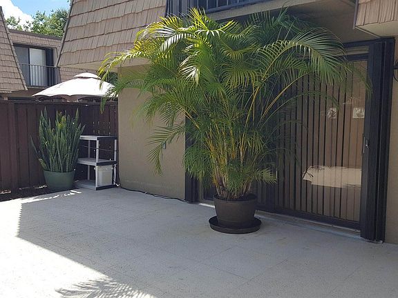 3rd image of 3725 SW Sunset Trace Cir