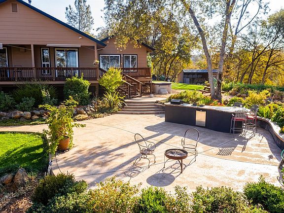 4th image of 16829 Indian Hill Cir