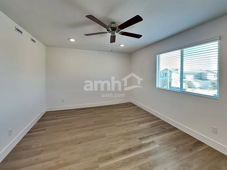 8404 Flagpole Loop Ave — Photo 9