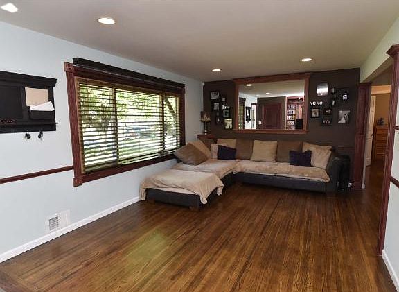 4th image of 9349 5th St NE