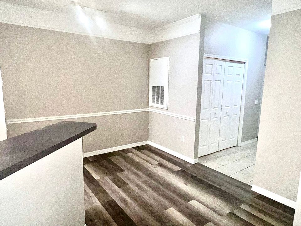 HAMPTONS AT METROWEST CONDOMINIUMS 6413 Astor Village Ave Orlando FL