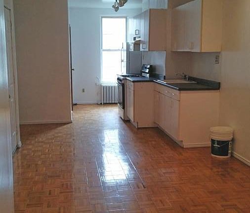 3rd image of 264 Nassau Ave APT 3R
