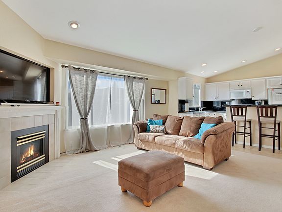 3rd image of 4614 36th St NE
