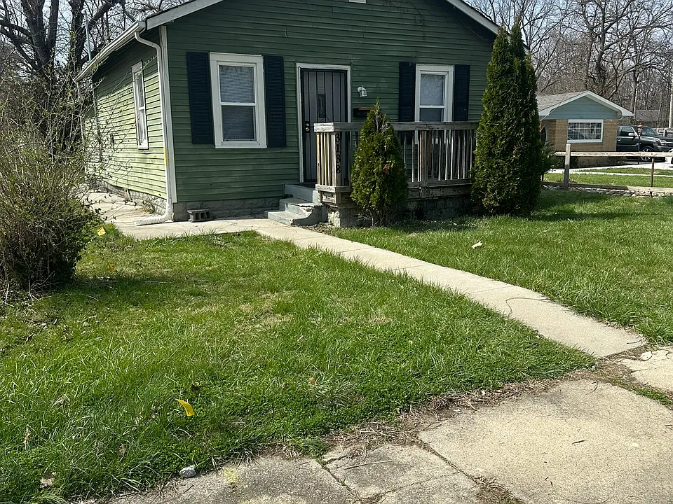 3138 Station St