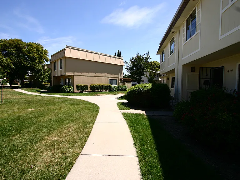 5470 Don Diablo Ct — Photo 31