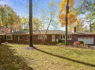 6 Hickory Ln, Roseland, NJ 07068