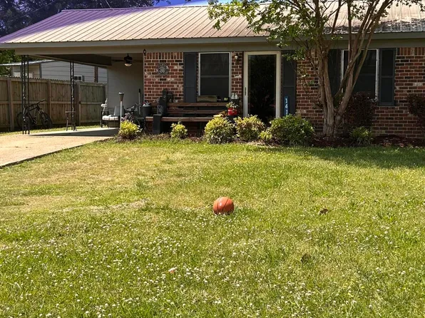 141 Rogers Rd, West Point, MS 39773