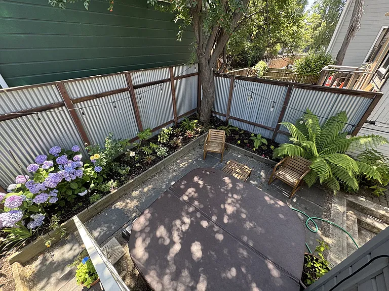 828 Center St — Photo 11