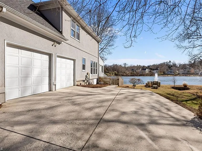 5305 Coveview Ct — Photo 2