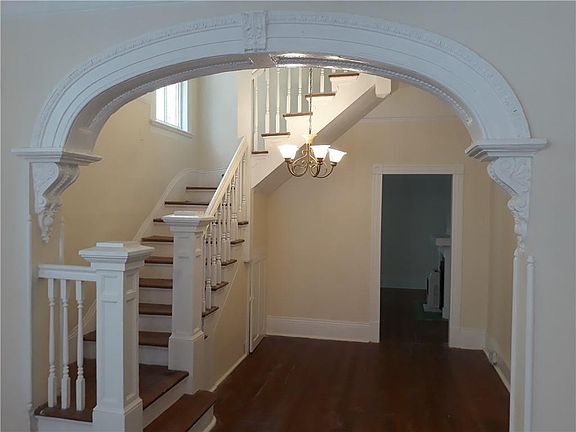 4th image of 1425 Royal St