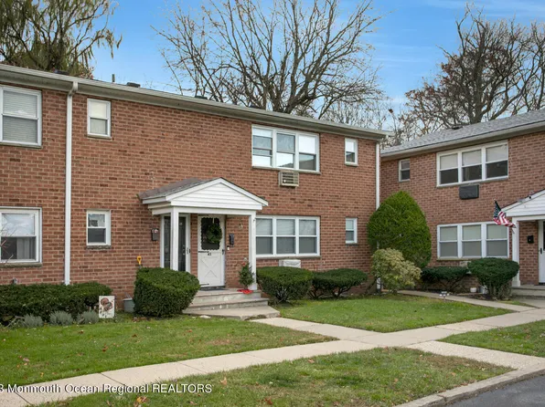 43 King James Lane, Atlantic Highlands, NJ 07716