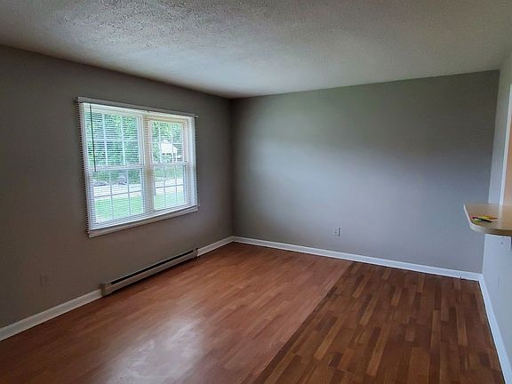 3rd image of 3409 Calumet Pl #A
