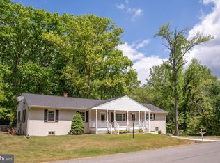 17157 Elm St, Bowling Green, VA 22427