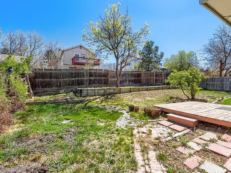 18911 E Loyola Cir — Photo 24
