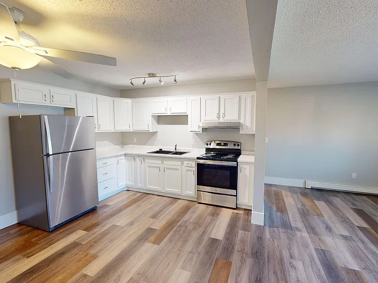 419 & 427 Bryant Ave NW — Photo 14