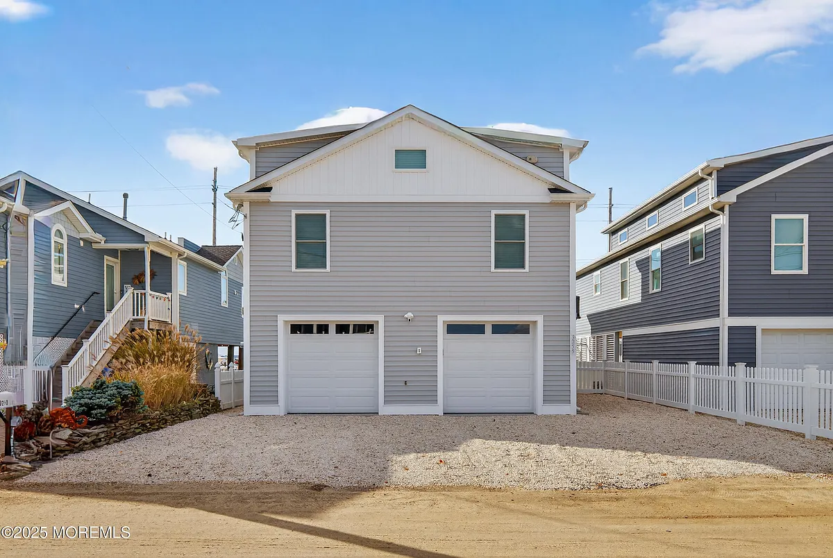 Building Photo - 3255 Goa Way