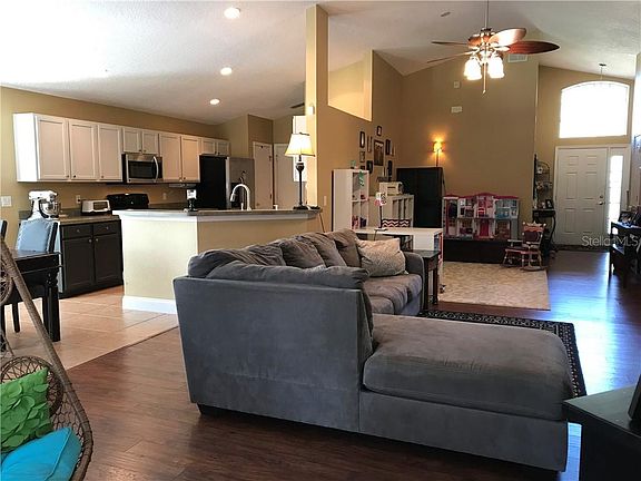 4th image of 9861 Portofino Dr