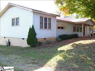3rd image of 214-216 Woodhaven Dr
